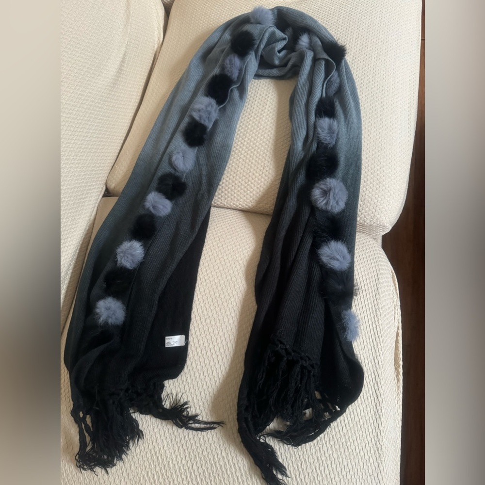 Gradient color knitted rabbit fur ball scarf